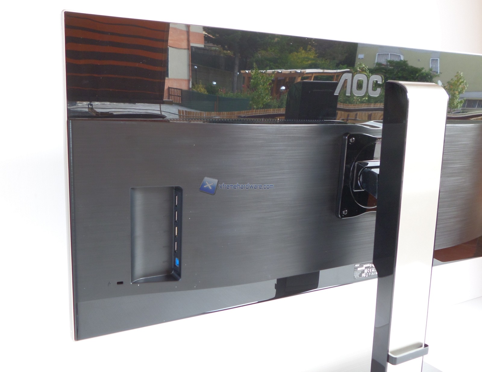 Monitor 06